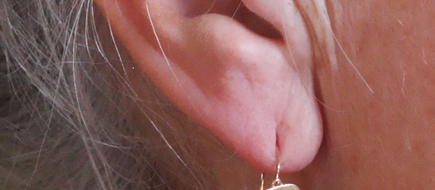 Antieke gouden oorbellen streekdracht