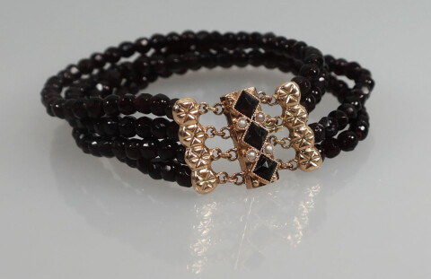 2426antieke armband granaatparel