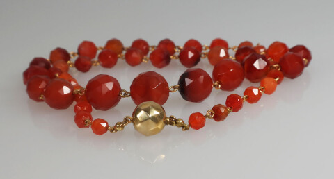 2446antiek karneool halssnoer