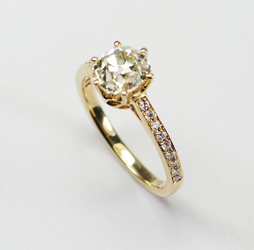 931-Gouden-ring-met-bolsjewiek-diamant