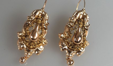 Antieke gouden oorbellen Amsterdam