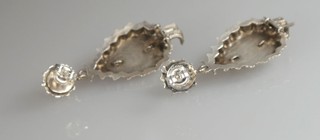 Antieke zilveren oorbellen met git 