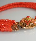 Antiek bloedkoralen ketting met gouden sluiting 
