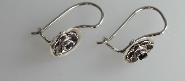 Antieke zilveren oorbellen streekdracht