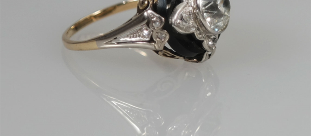 Antieke Art-Deco ring met onyx en diamant 1.45 karaat