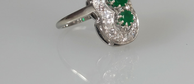 Gouden ring met diamant en smaragd