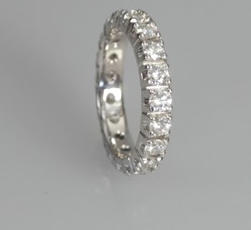 Verkocht! Witgouden alliance ring met diamant