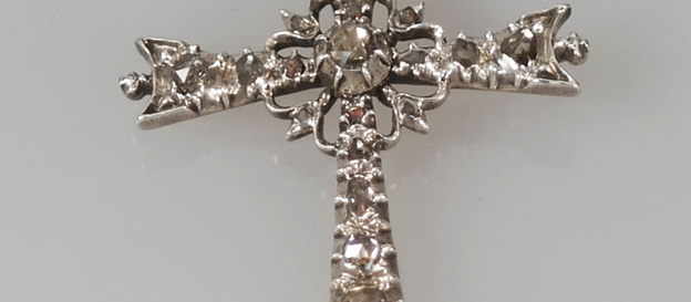 Antiek goud met zilveren kruis bezet met diamant