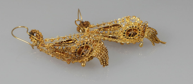 Antieke gouden oorbellen streekdracht Zeeland
