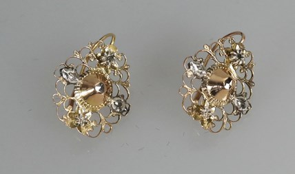 Antieke gouden oorbellen met diamant