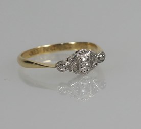 Antieke 18-karaats gouden  en platina ring met diamant
