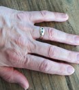 Antieke 18-karaats gouden ring met diamant en saffier