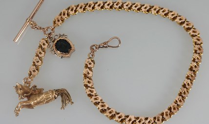 Verkocht! Antieke gouden chatelaine