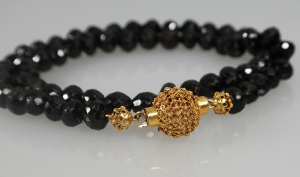 Antiek granaten ketting met gouden cantille slot