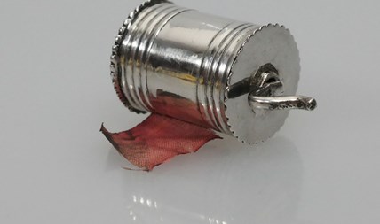 Gereseveerd! Antiek zilveren centimeterhouder
