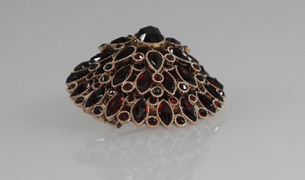 Verkocht! Antieke gouden broche-medaillon