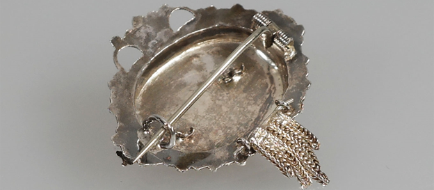 Antieke zilveren streekdracht broche